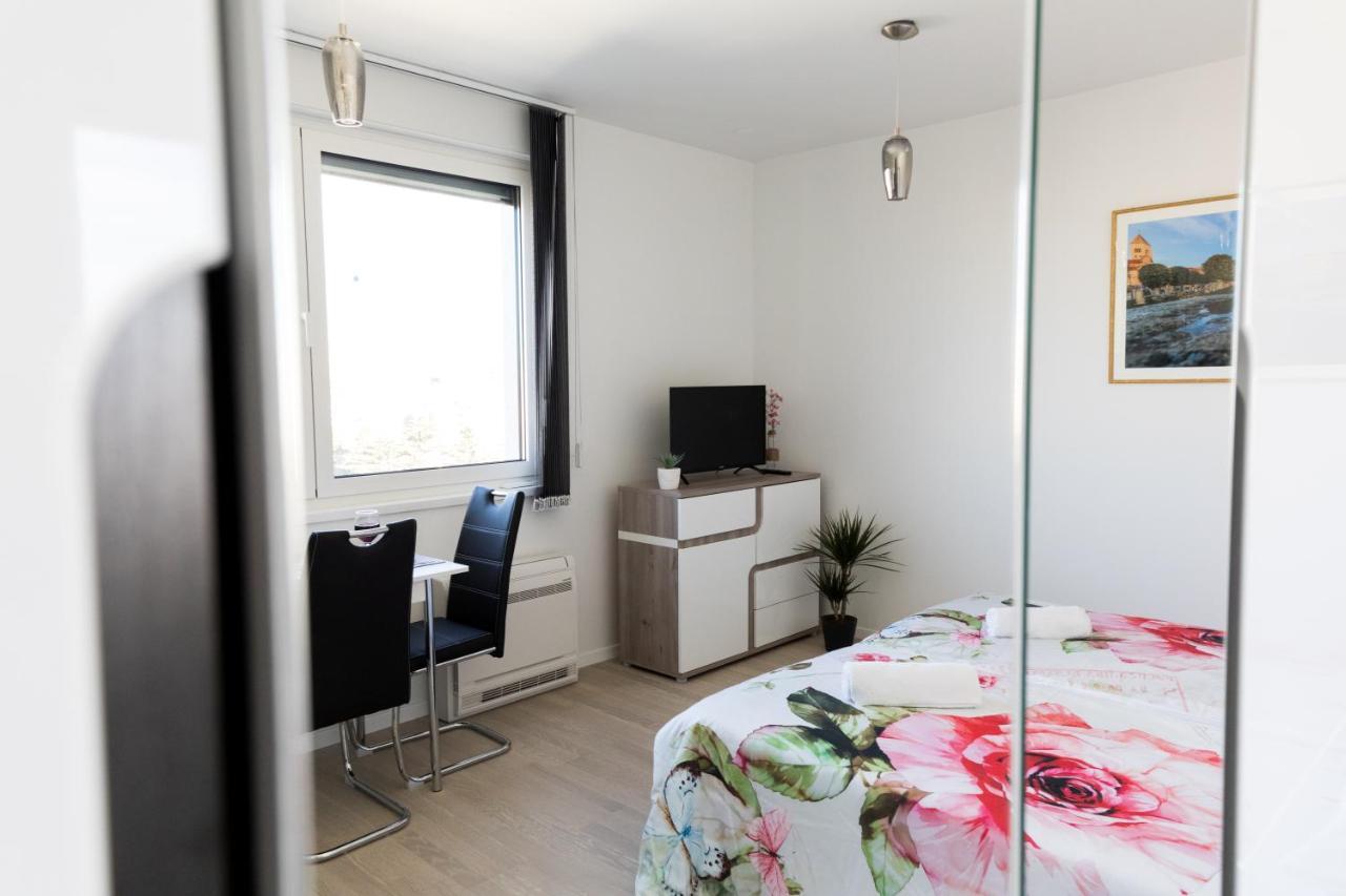 Studio Apartman Moonlight ザダル エクステリア 写真